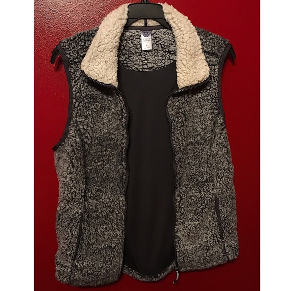 te verde Jackets & Blazers - NWOT FAUX VEST